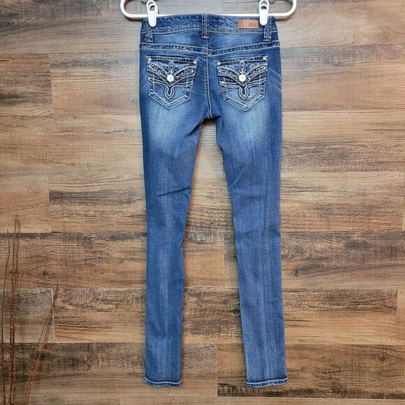 Almost Famous Jeans Size 0 Skinny Low Rise Embellished Stretch Denim - Picture 2 of 10